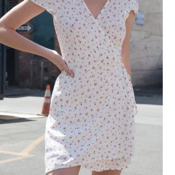 Brandy Melville Tie Dress - Picture 2 of 2